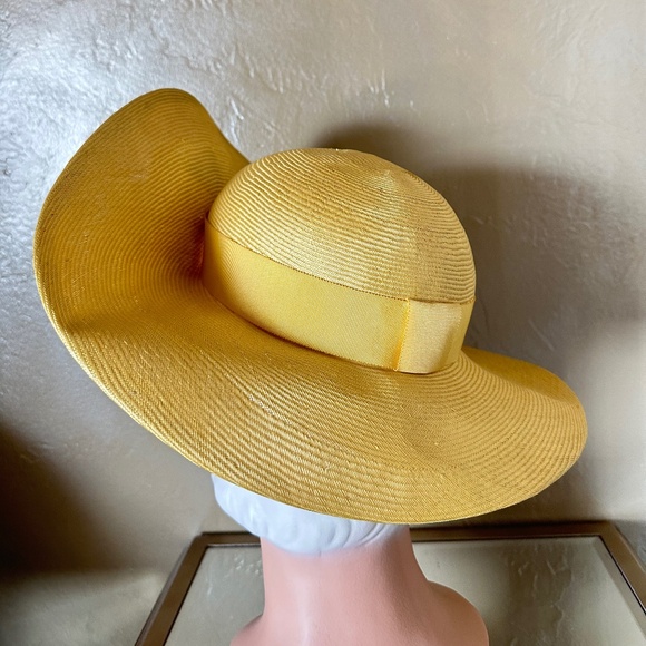 DRAMATIC 1960s\' YELLOW STRAW WIDE BRIM HAT WITH YELLOW FABRIC \